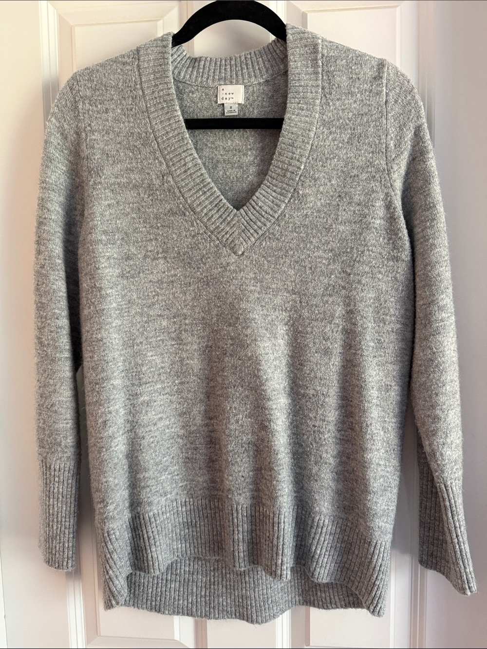 a new day Women's Light Gray V-Neck Sweater